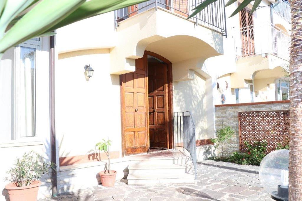 Villa Cavalluccio Marino Con Piscina Idromassaggio 카리니 외부 사진